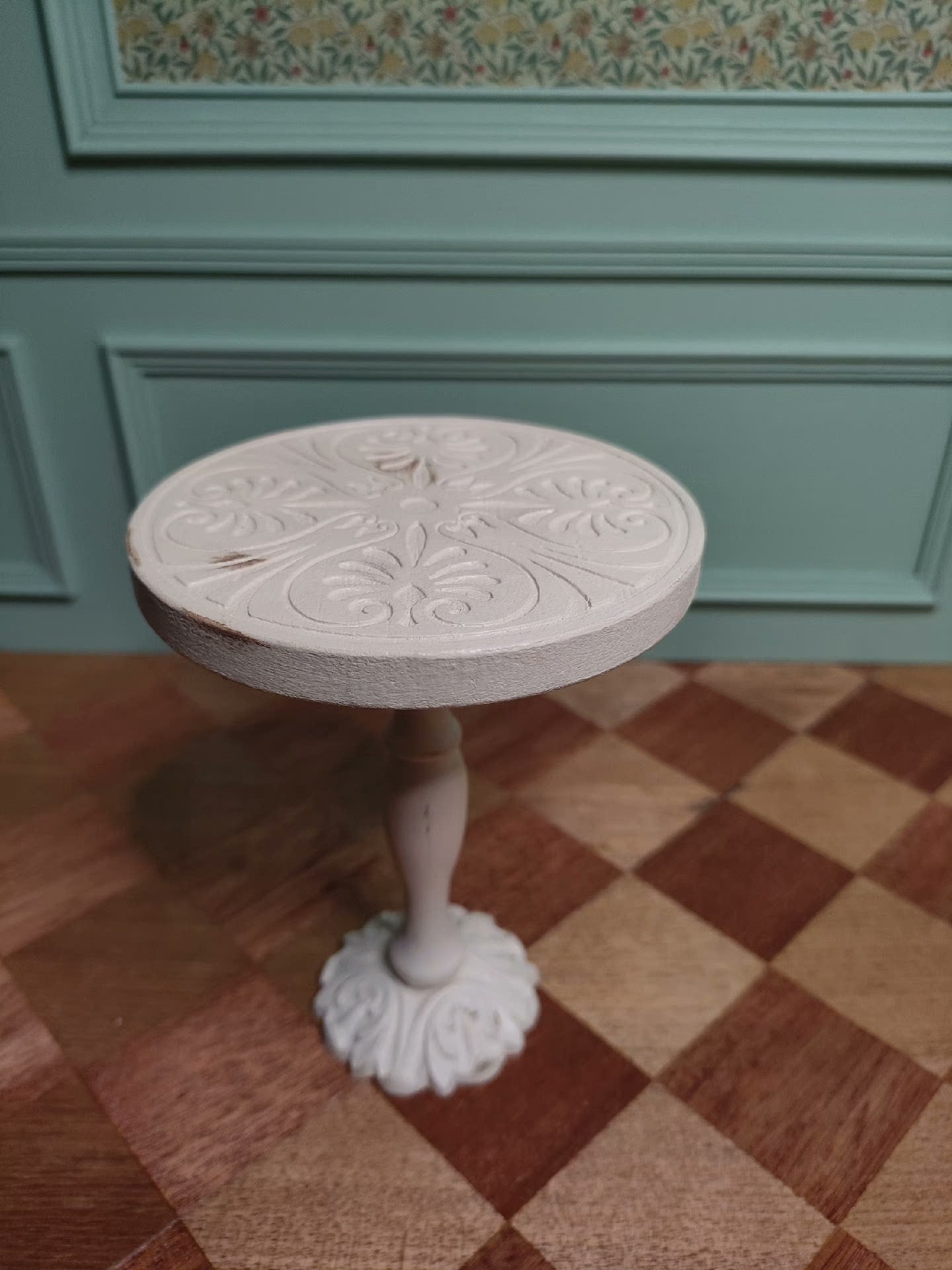 1:6 Scale Miniature Antique White Distressed Carved Table For BJD Doll Blythe Dollhouse Accessory