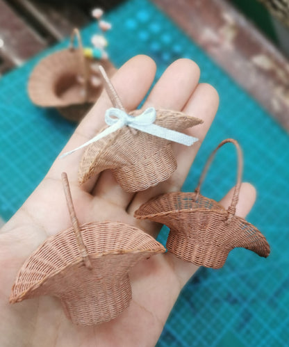 1:12 Scale Miniature Woven Flower Basket Small Handbag For Dollhouse BJD OB11 5cm Height