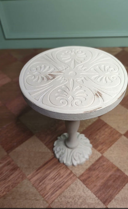 1:6 Scale Miniature Antique White Distressed Carved Table For BJD Doll Blythe Dollhouse Accessory