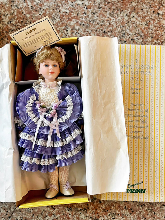 Muñeca de cerámica antigua