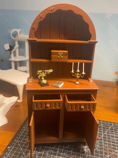 Aparador de arco blanco a escala 1:6, muebles para casa de muñecas en miniatura