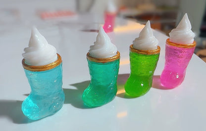 Bottes miniatures en argile à l'échelle 1:6 avec dessus crème pour maison de poupée, accessoire de jeu BJD