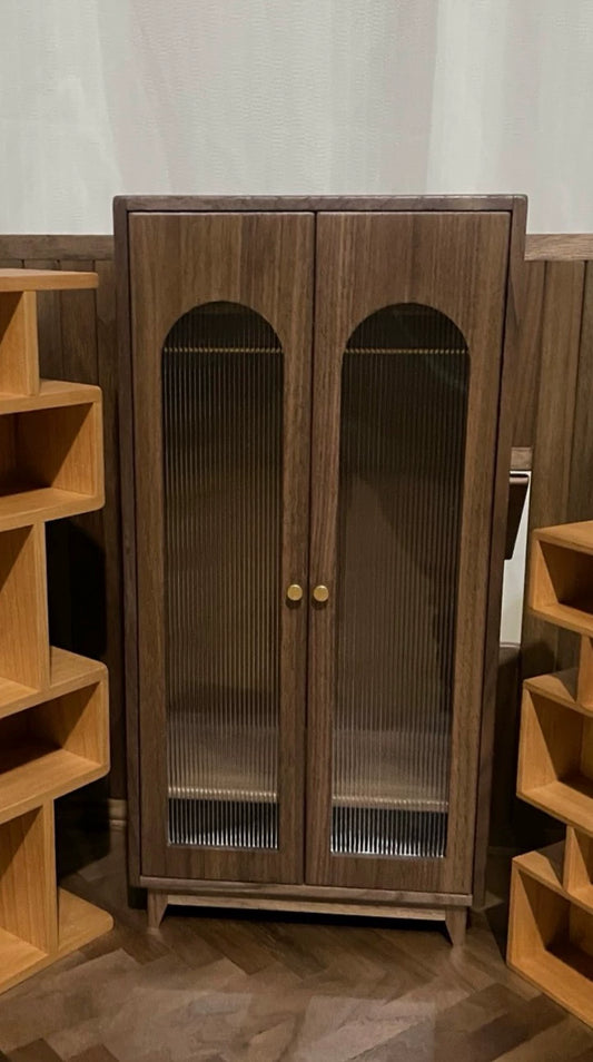 Armario de madera a escala 1:6 para casa de muñecas, muebles en miniatura, nogal negro norteamericano, acabado mate