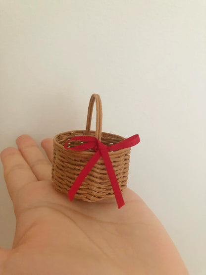 1:6 Scale Handmade Woven Picnic Basket Miniature Dollhouse Accessory