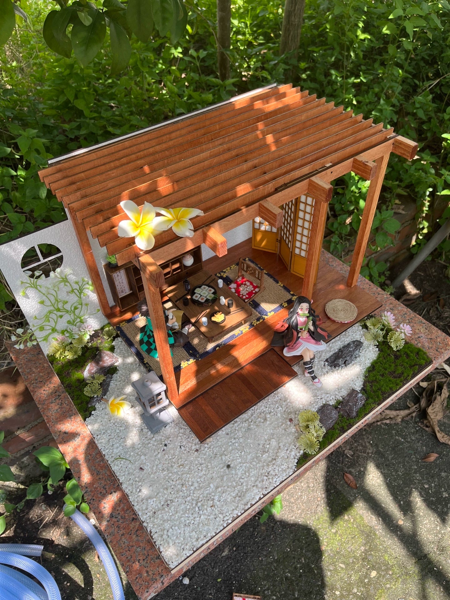 Casa de muñecas en miniatura con jardín japonés a escala 1:12 y puente de madera para muñecas OB11