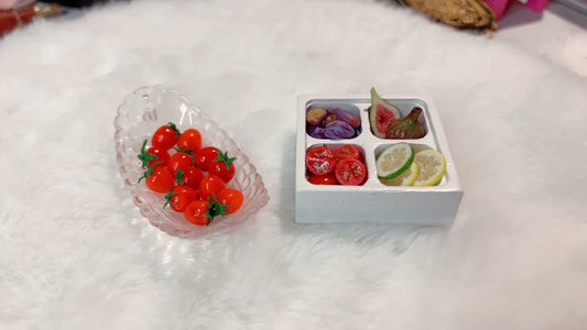 1:12 Scale Miniature Cherry Tomatoes For OB11 And BJD Dolls With Halved Pieces