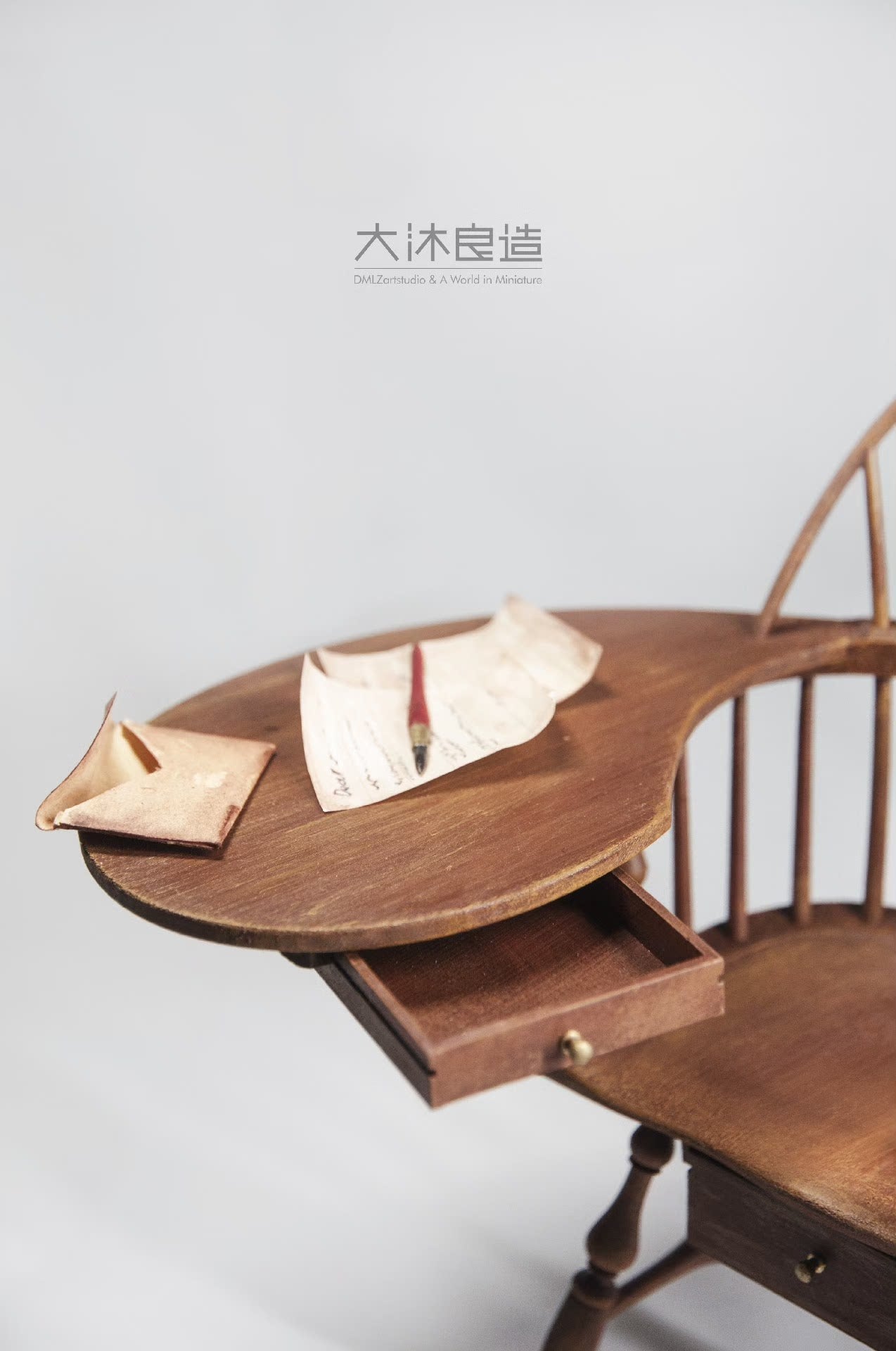 Silla de escritorio Windsor a escala 1:6, muebles para casa de muñecas en miniatura