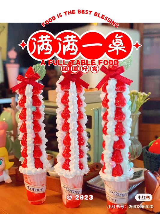 1:12 Scale Miniature Strawberry Cake Dollhouse Dessert Bakery Display