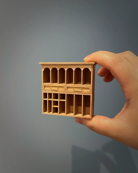 Estantería de almacenamiento en forma de arco en miniatura a escala 1:12, muebles para casa de muñecas