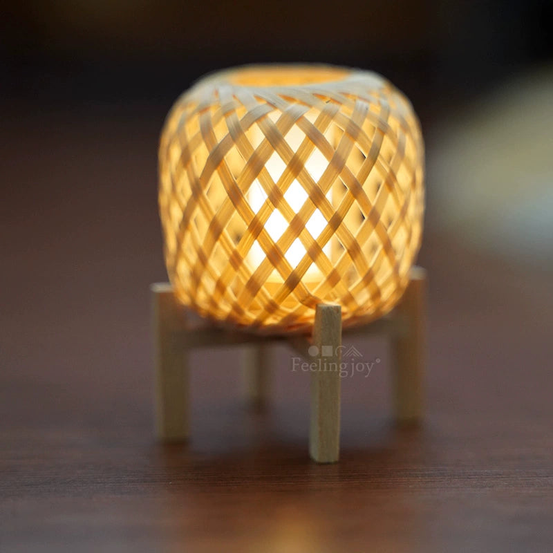 Lampe de table miniature Wabi Sabi en bambou, style japonais, faite à la main, échelle 1:6, éclairage pour maison de poupée avec fonction d'éclairage