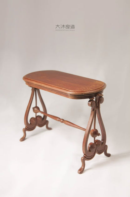 Mesa auxiliar victoriana a escala 1:6, mueble en miniatura para casa de muñecas.