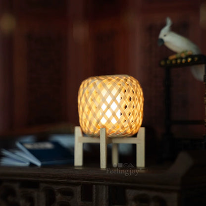 Lampe de table miniature Wabi Sabi en bambou, style japonais, faite à la main, échelle 1:6, éclairage pour maison de poupée avec fonction d'éclairage