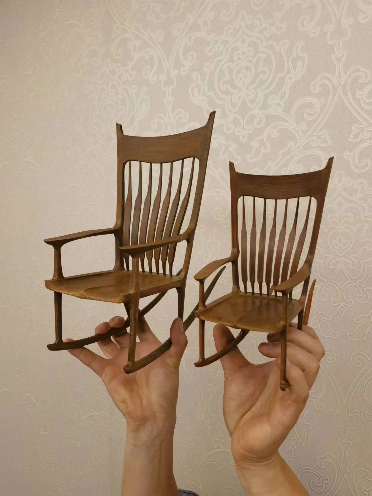Silla mecedora Maloof Windsor a escala 1:6, muebles para casa de muñecas en miniatura