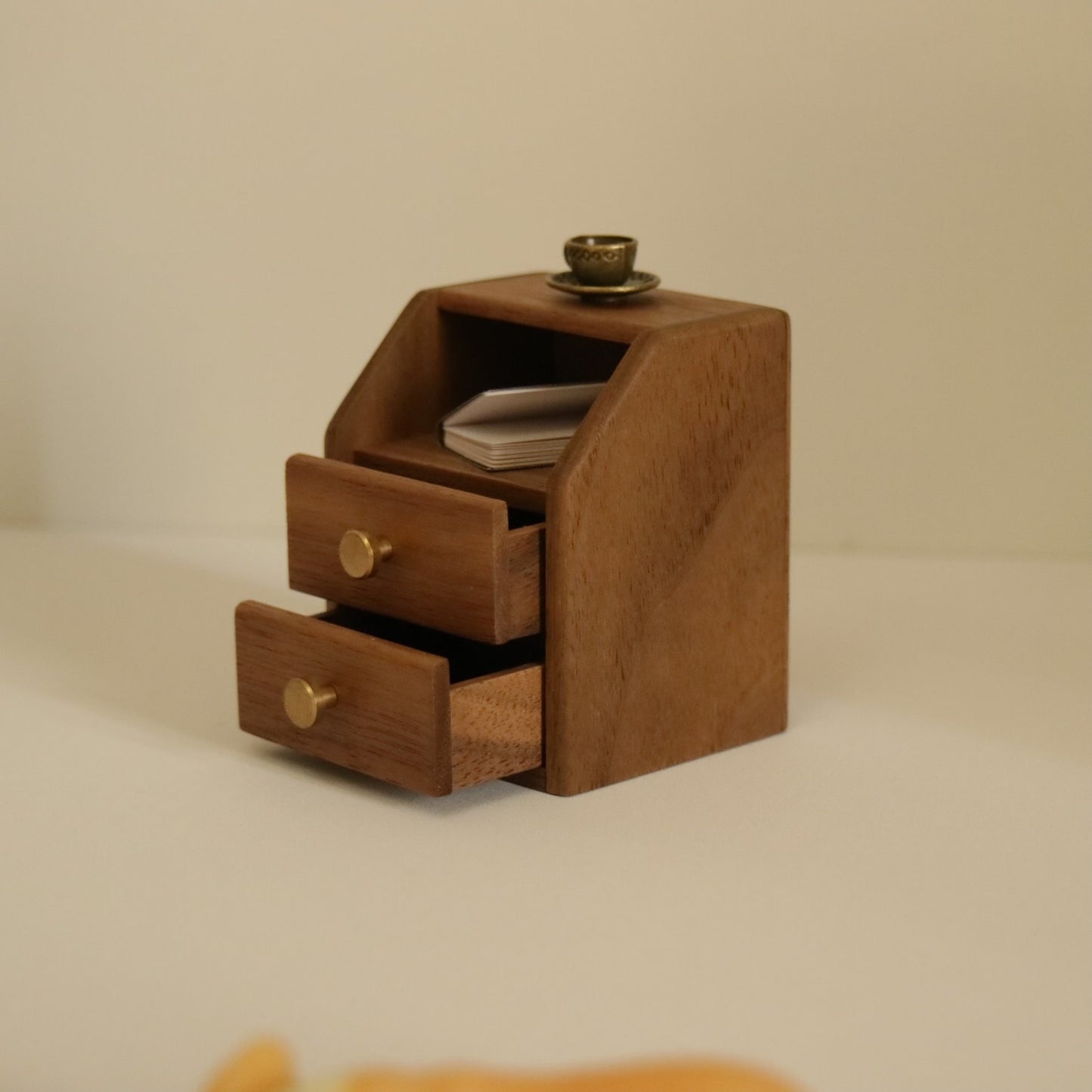 Mesita de noche de madera a escala 1:6, mueble de casa de muñecas en miniatura para Blythe BJD Ob11