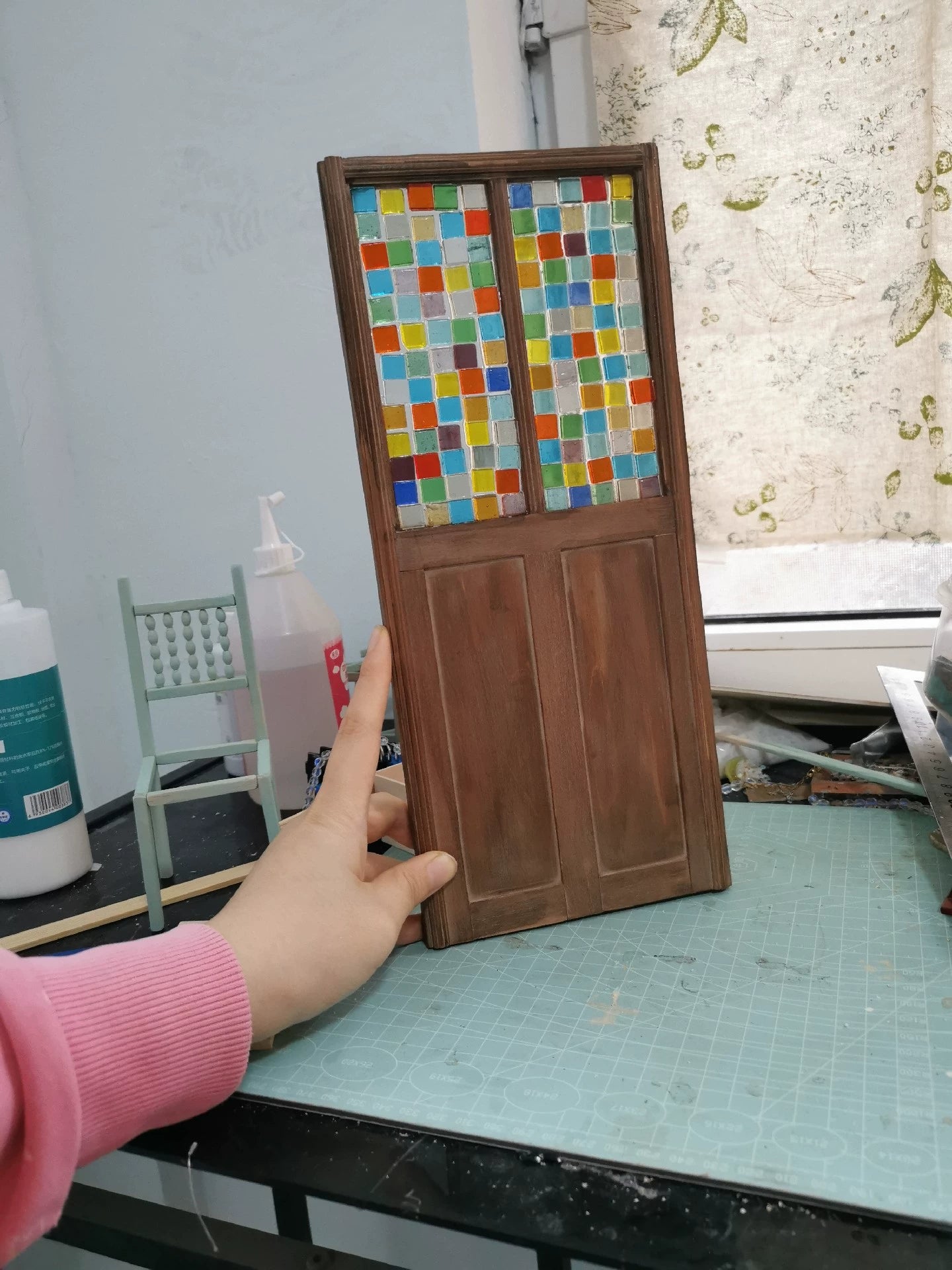 1:6 Scale BJD Miniature Stained Glass Door Dollhouse Decor Photography Background Screen