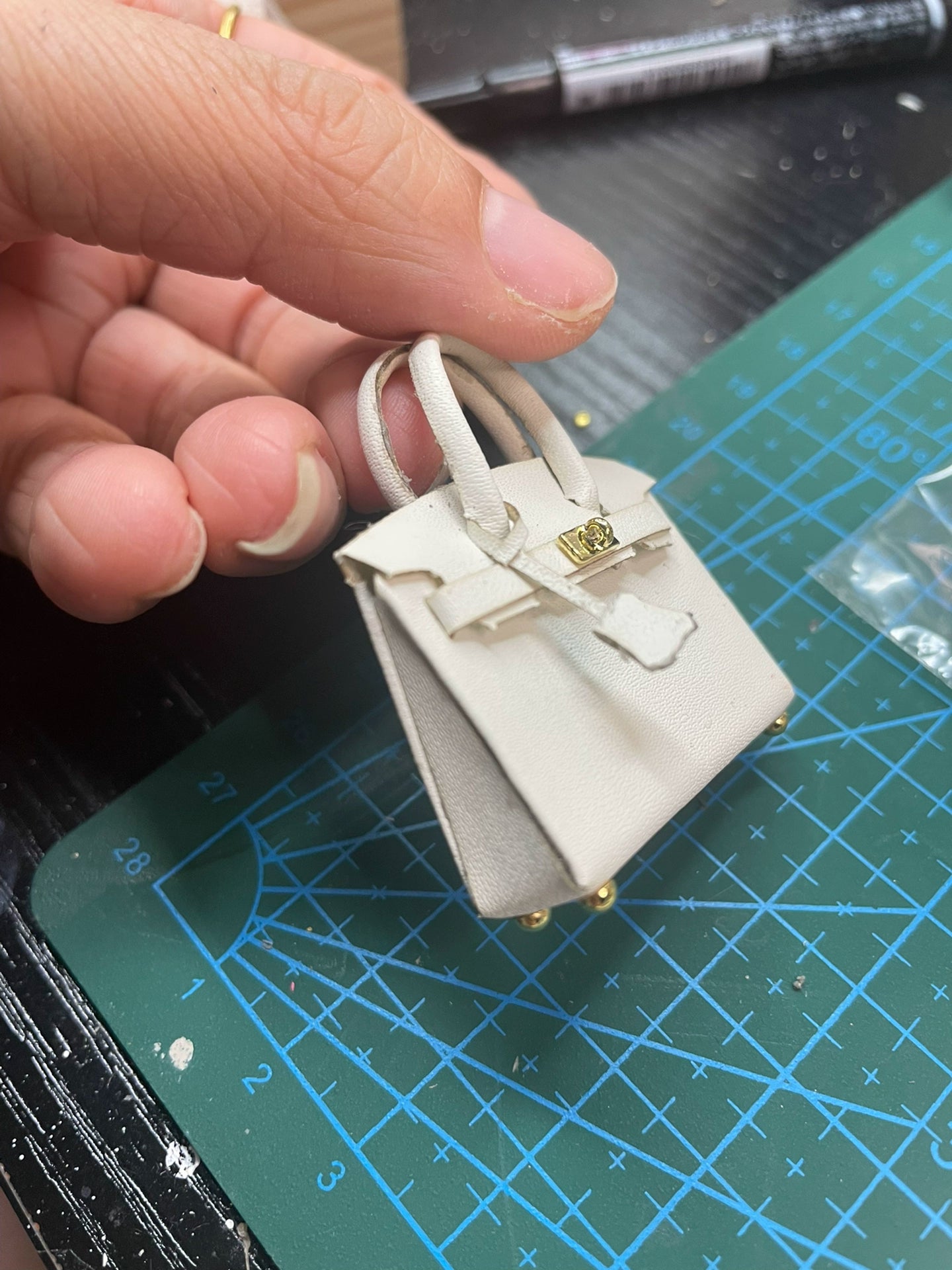 Sac à main miniature pour poupée à l'échelle 1:6, Milkshake blanc