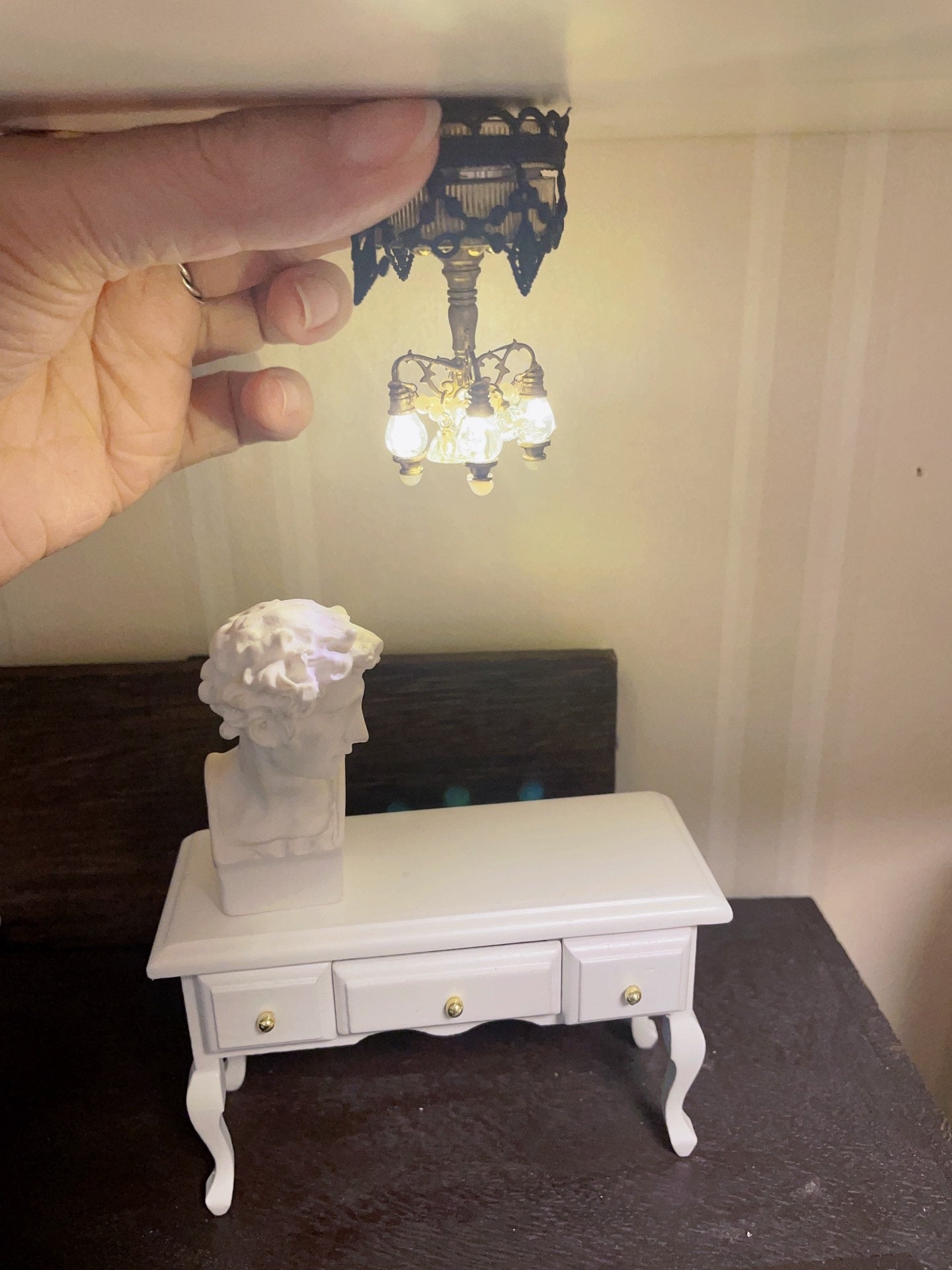 Lámpara de control remoto inalámbrica para casa de muñecas en miniatura a escala 1:12, accesorios para muñecas Blythe