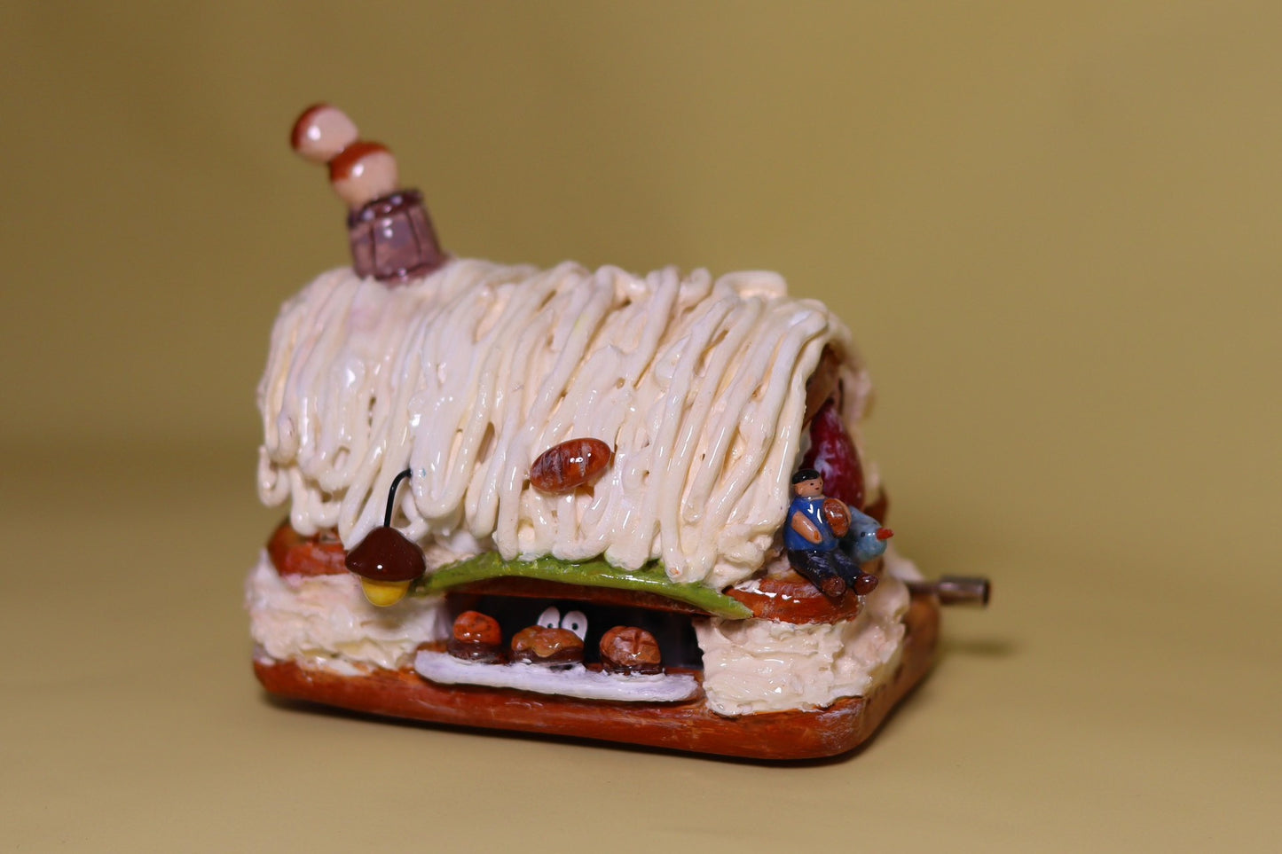 Juego de cama para casa de muñecas en miniatura con diseño de fresas a escala 1:12