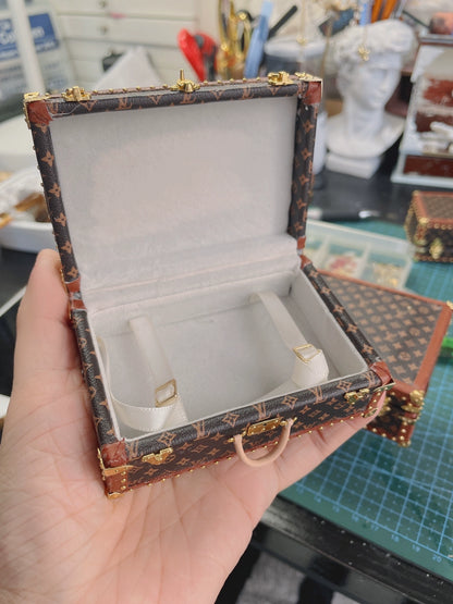 Boîte tour miniature pour maison de poupée à l'échelle 1:6