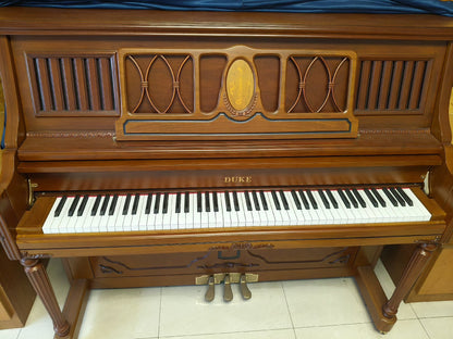 Piano classique haut de gamme élégant rarement utilisé en excellent état