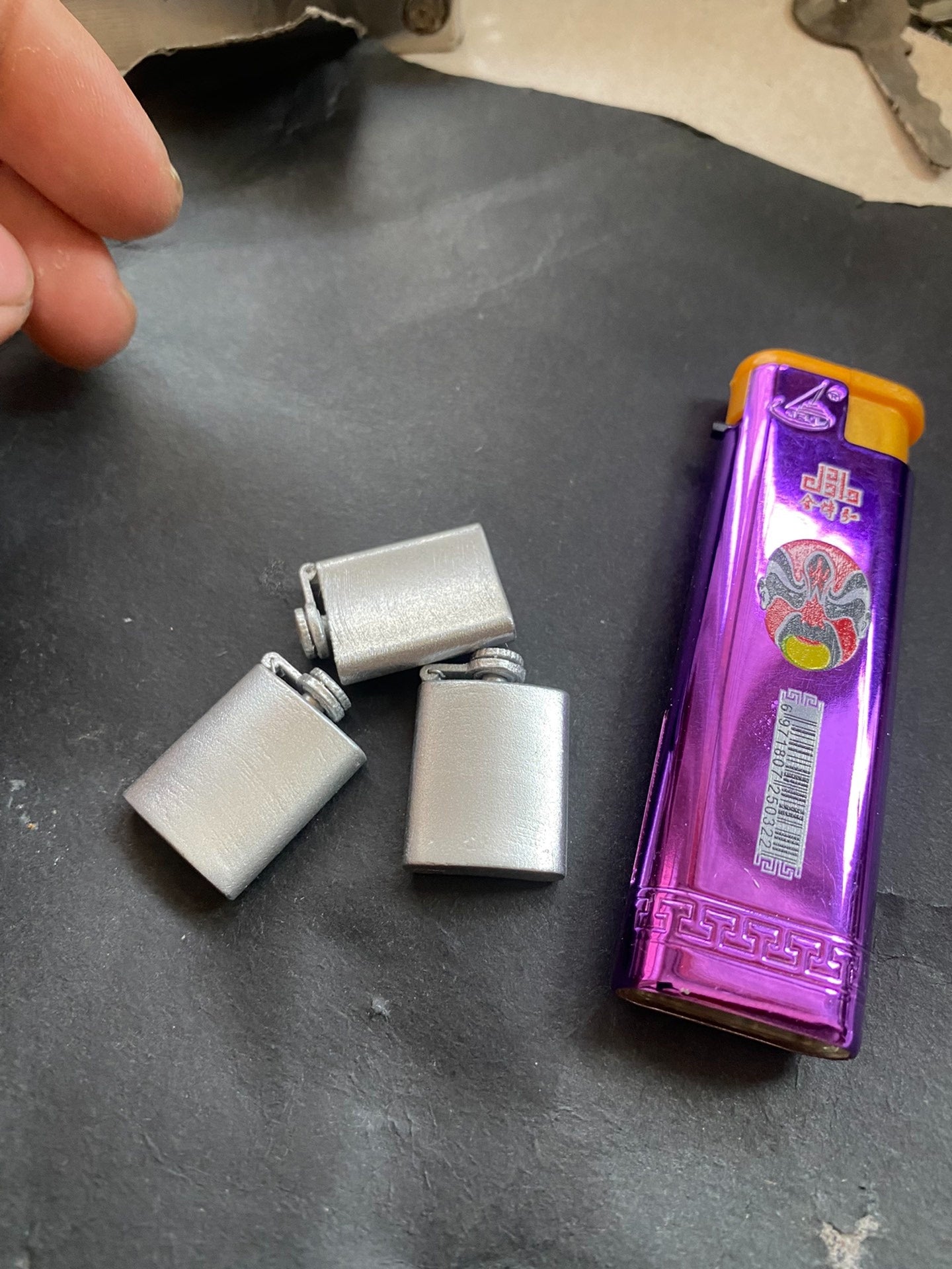 1:6 Scale Miniature Wine Flask 3D Printed Accessory For Action Figures 3 Parts Assembly