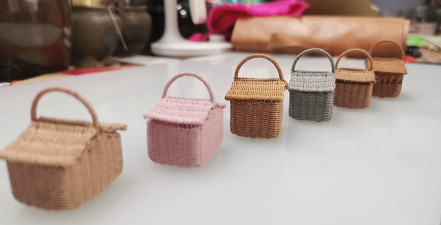 1:12 Scale Miniature Woven Picnic Basket Dollhouse Accessory For Playroom Or Living Room