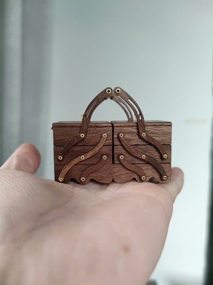 Caja de costura en miniatura a escala 1:12 con asas dobles, muebles para casa de muñecas