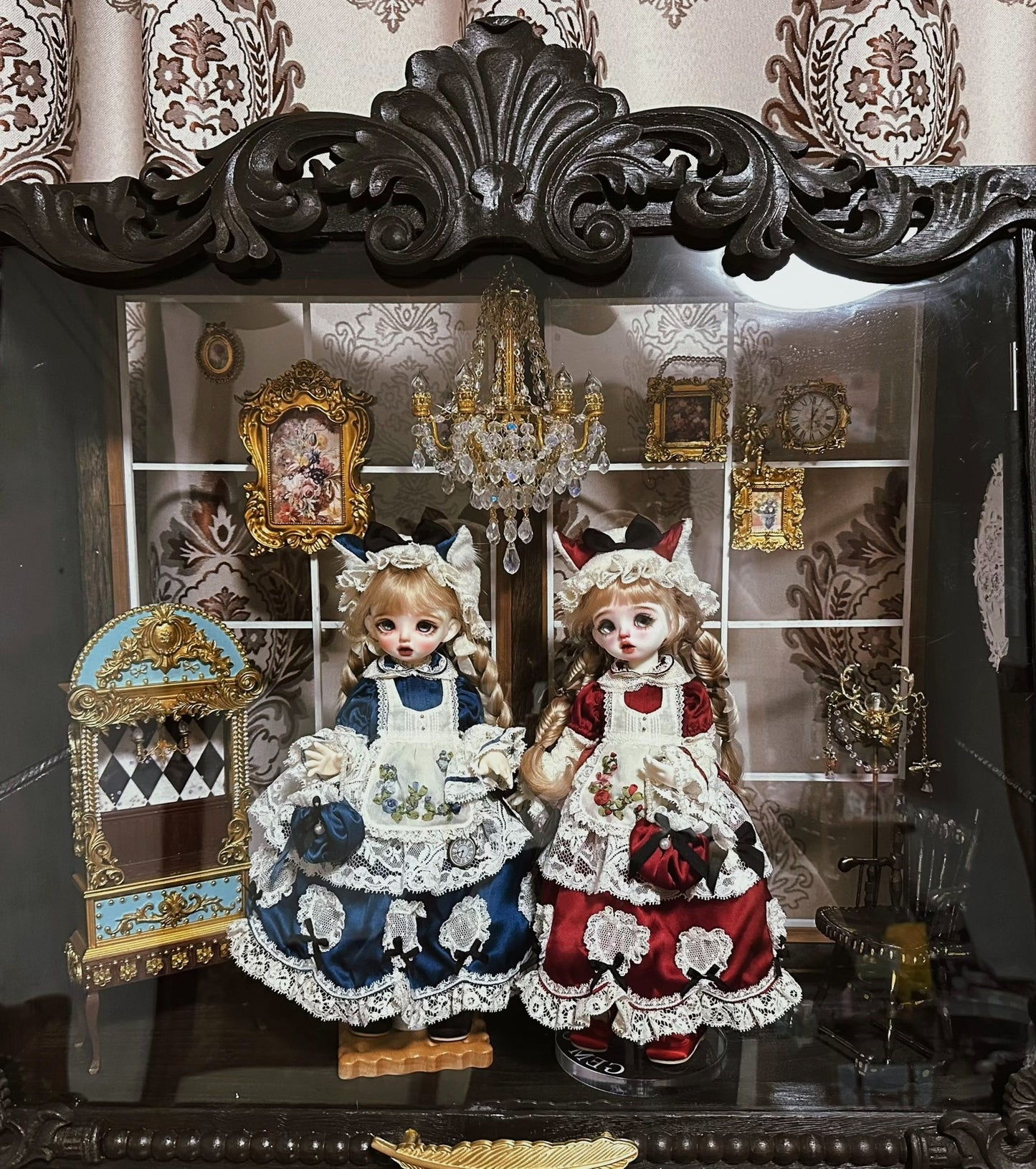 Vitrina para casa de muñecas en miniatura a escala 1:12 con cristal antipolvo para colección de muñecas, armario de madera personalizable.