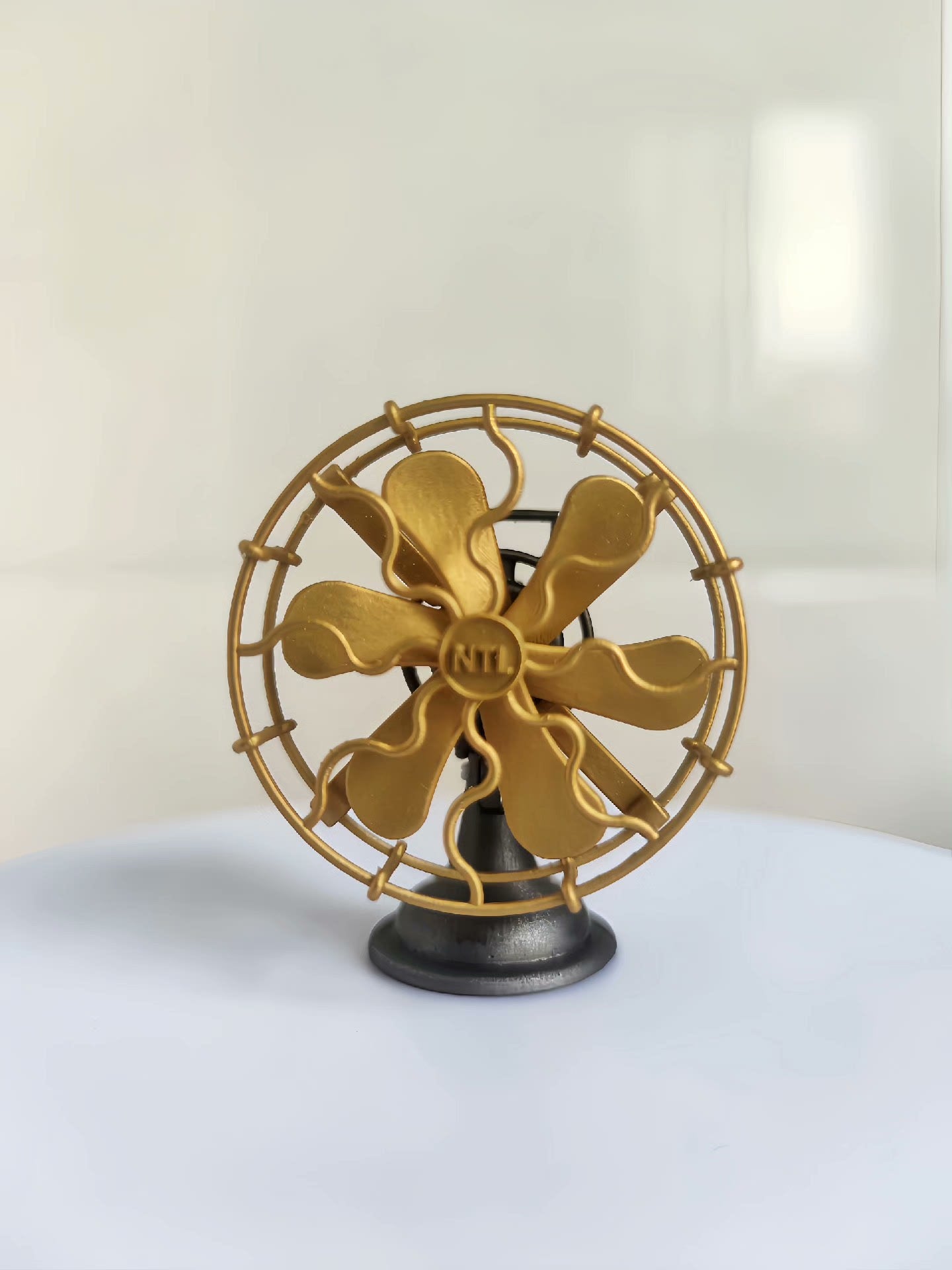 Ventilateur électrique miniature antique à l'échelle 1:6, accessoire pour maison de poupée