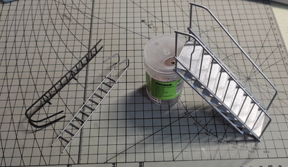 Escalera de metal a escala 1:12, modelo en miniatura para casa de muñecas.