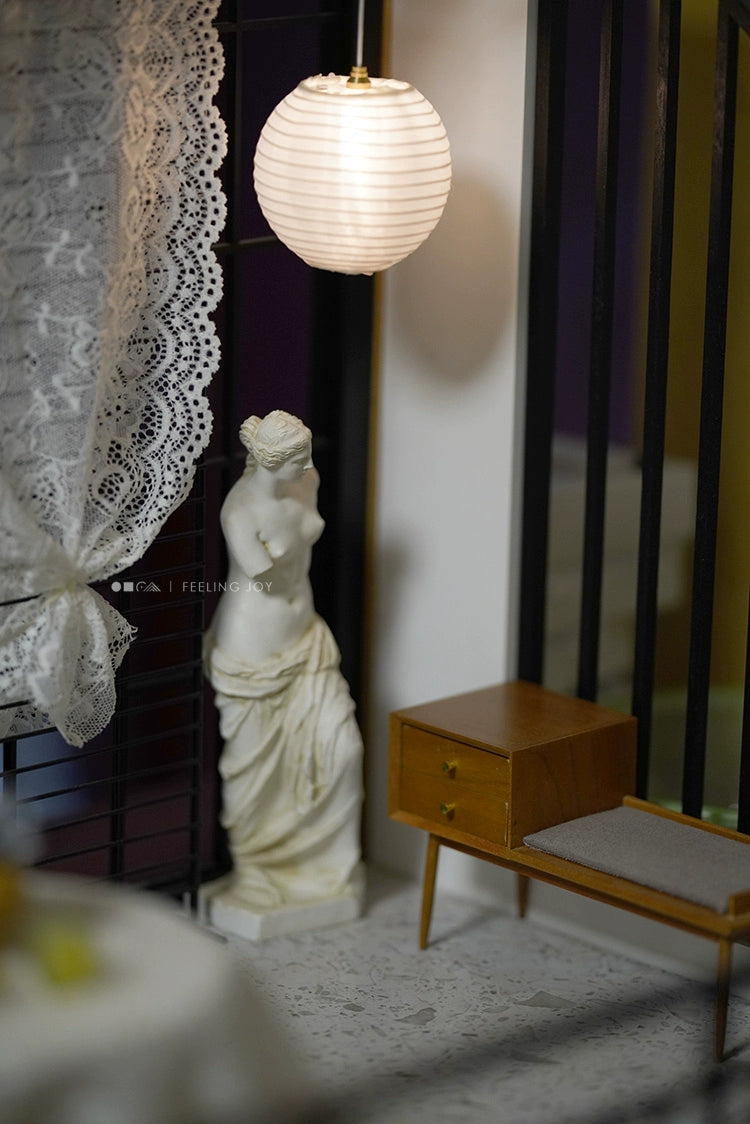 Décoration de maison de poupée miniature à l'échelle 1:6 - Poupée en coton rétro de style japonais et figurine militaire Wabi Sabi avec lampe boule suspendue