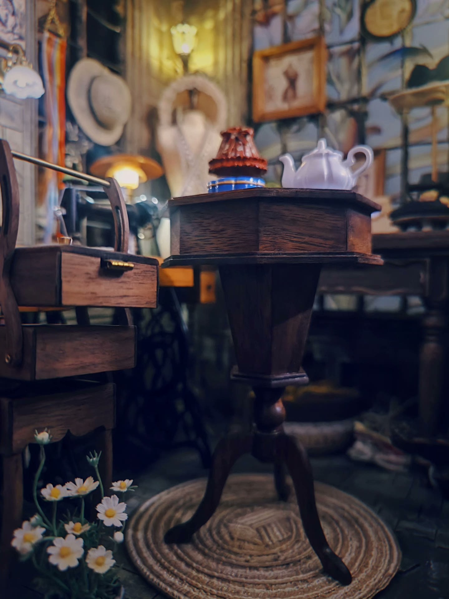 Mesa de costura vintage a escala 1:6, muebles para casa de muñecas en miniatura