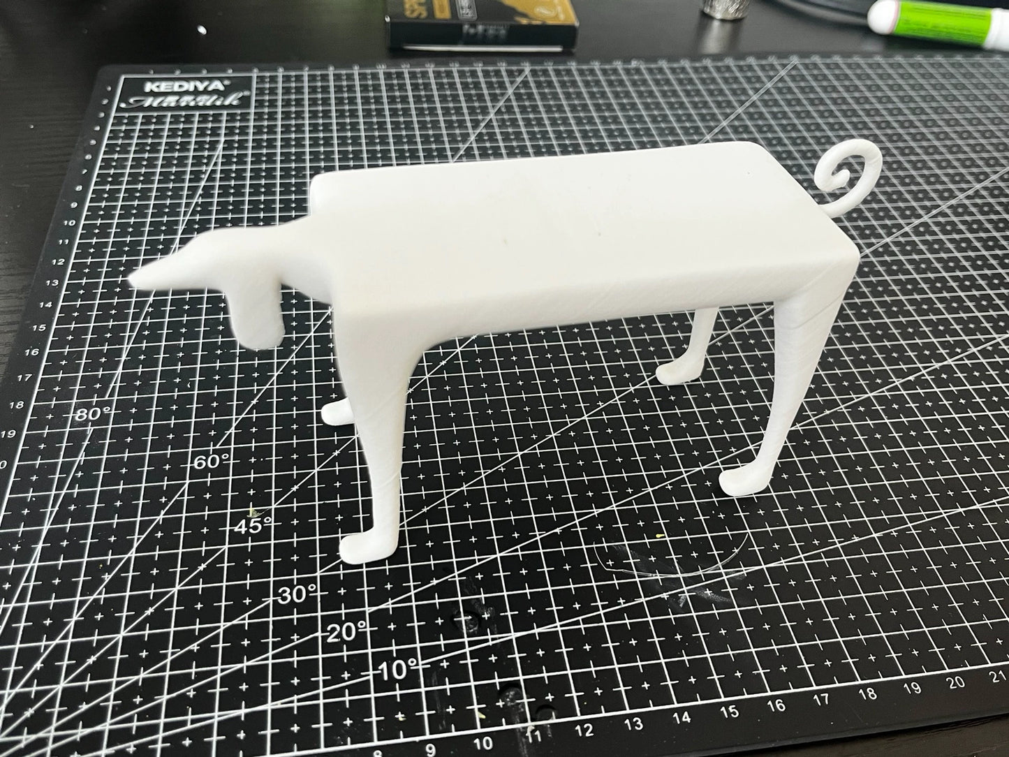 Tabouret miniature pour chien à l'échelle 1:6, transformable en table, modèle blanc, meubles pour maison de poupée