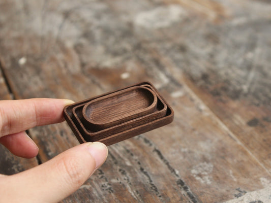 Bandejas pequeñas de madera maciza de nogal negro norteamericano en miniatura