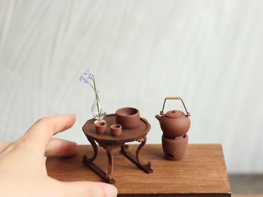 Mesa de té china antigua en miniatura a escala 1:12 para casa de muñecas