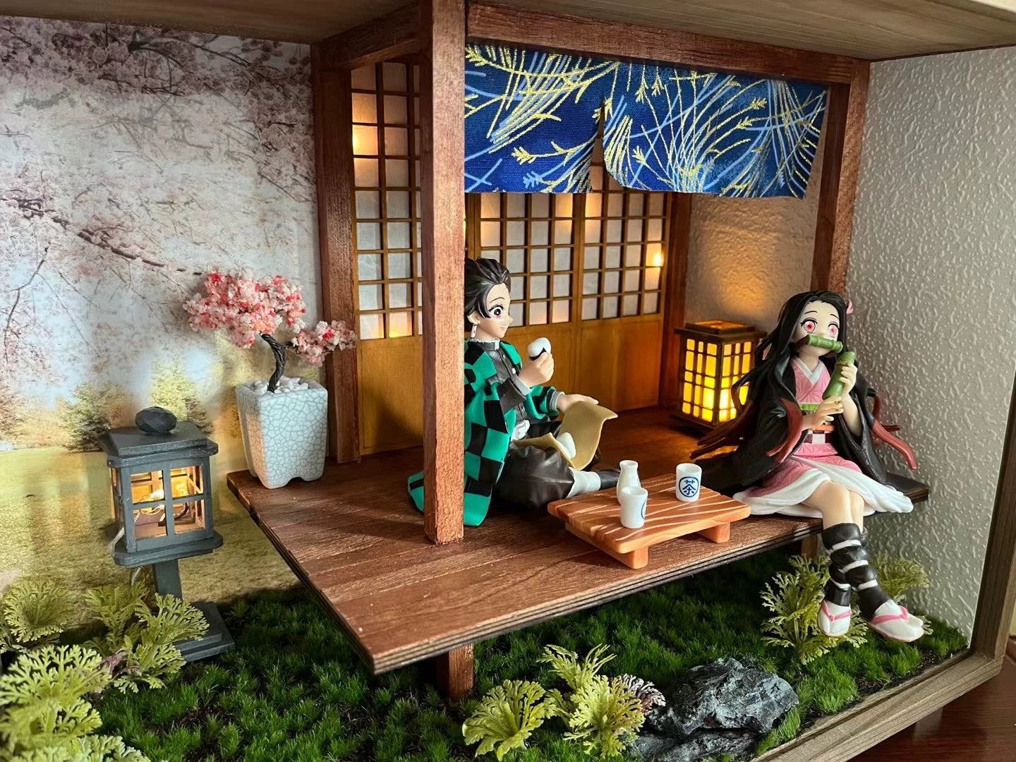 Caja de madera a escala 1:12, versión mejorada de techo de estilo japonés, muebles de casa de muñecas en miniatura