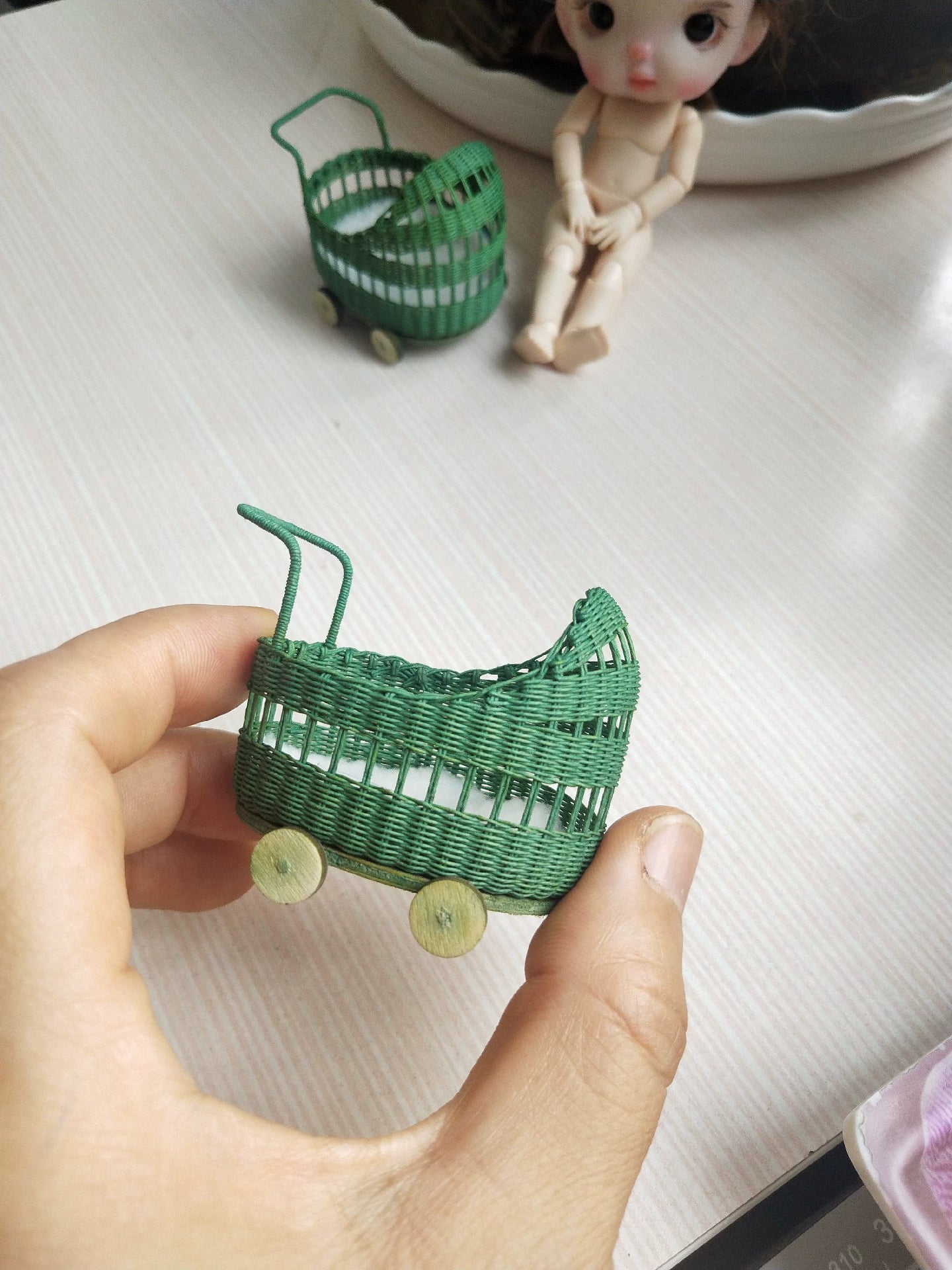 1:12 Scale Miniature Green Car Toy For Dollhouse Photography Prop