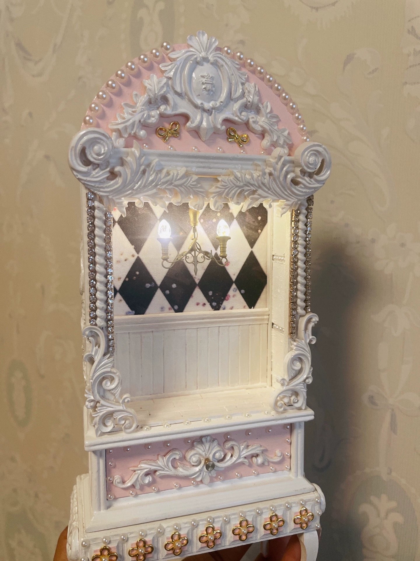 Maison de poupée miniature Blythe, échelle 1:6, chat blanc, dame, meuble de présentation de théâtre rétro