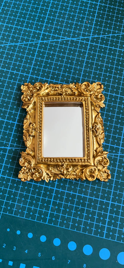 Accesorios para casa de muñecas en miniatura a escala 1:6, accesorios Blythe, espejo de tocador de estilo europeo, marco decorativo para fotos.