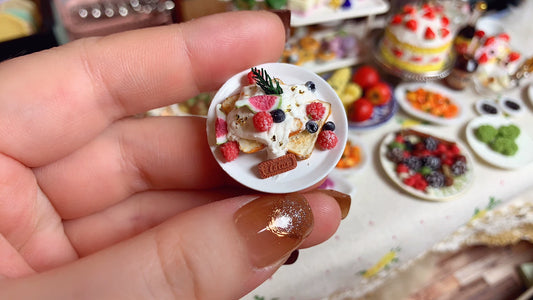 1:12 Scale Miniature Dessert Set With Fig Toast And Strawberry Pancakes For Dollhouse Display