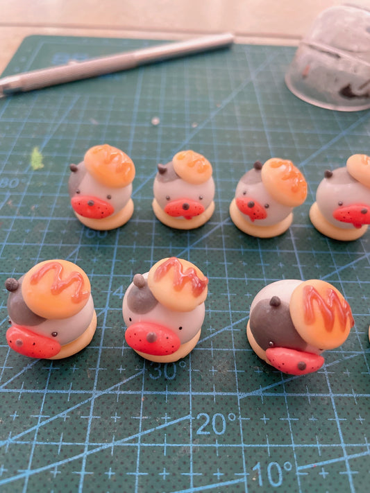 Accesorio de comida para casa de muñecas Dorayaki de arcilla en miniatura a escala 1:12 con forma de león marino
