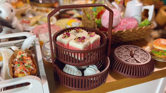 1:12 Scale Miniature Rose Euryale Seed Cake Chinese Dessert Dollhouse Food