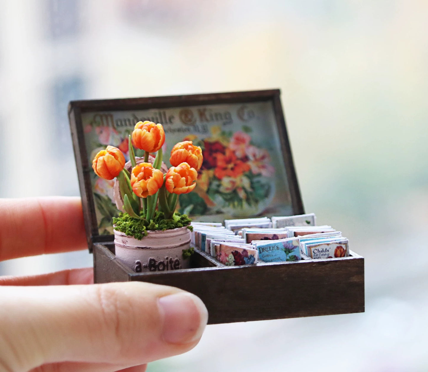 Decoración de casa de muñecas con flores de arcilla en miniatura a escala 1:12, muebles en miniatura de tulipán