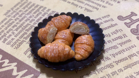 1:12 Scale Soft Clay Croissant Miniature Food For BJD OB11 Dollhouse Accessory
