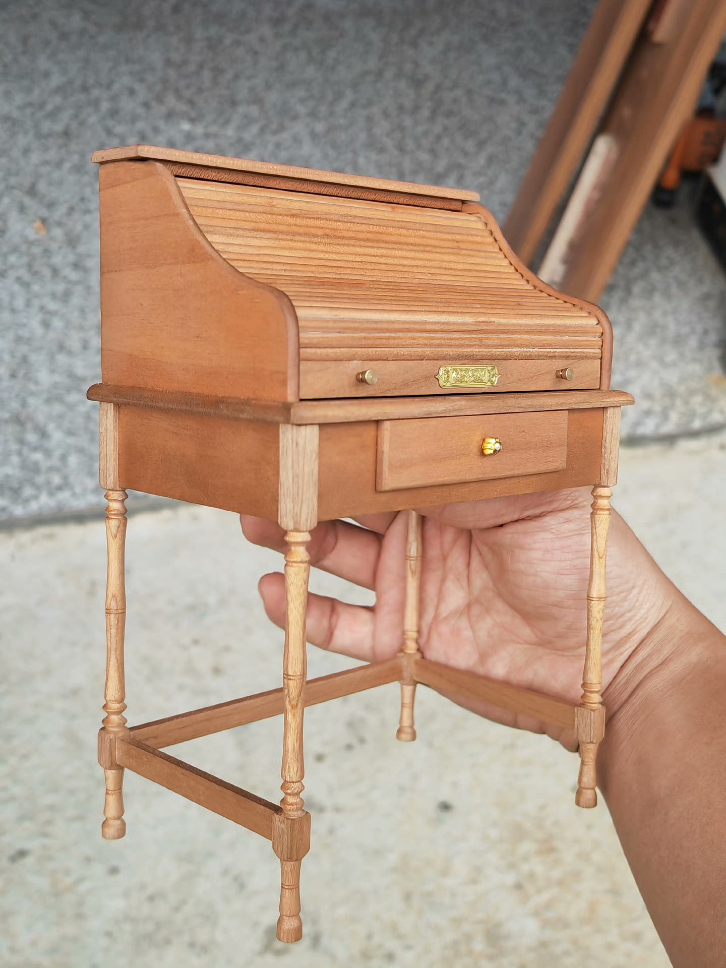 Bureau à volet roulant miniature à l'échelle 1:6 pour maison de poupée Blythe