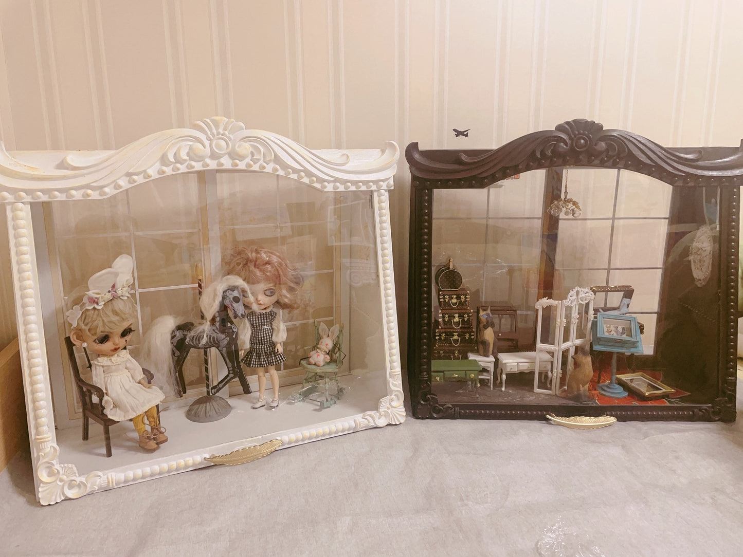 Vitrina blanca a escala 1:12, muebles en miniatura para casa de muñecas, ideal para colección de muñecas.