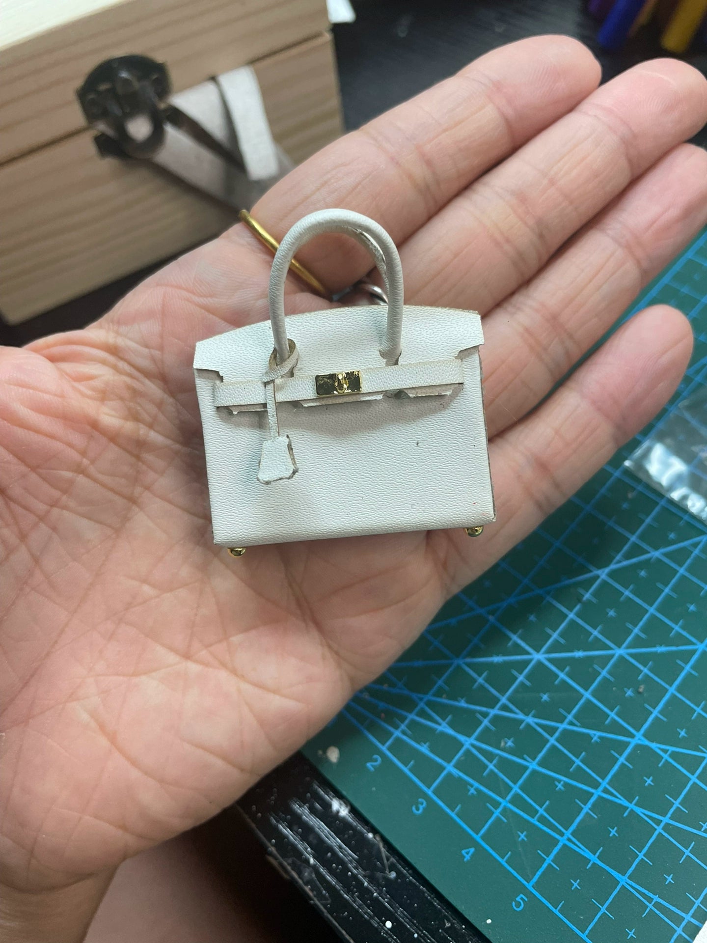 Sac à main miniature pour poupée à l'échelle 1:6, Milkshake blanc