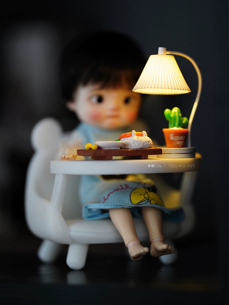 Lampe de table plissée crème à l'échelle 1:6, meuble miniature pour maison de poupée, décoration BJD Blythe, éclairage commutable sans fil