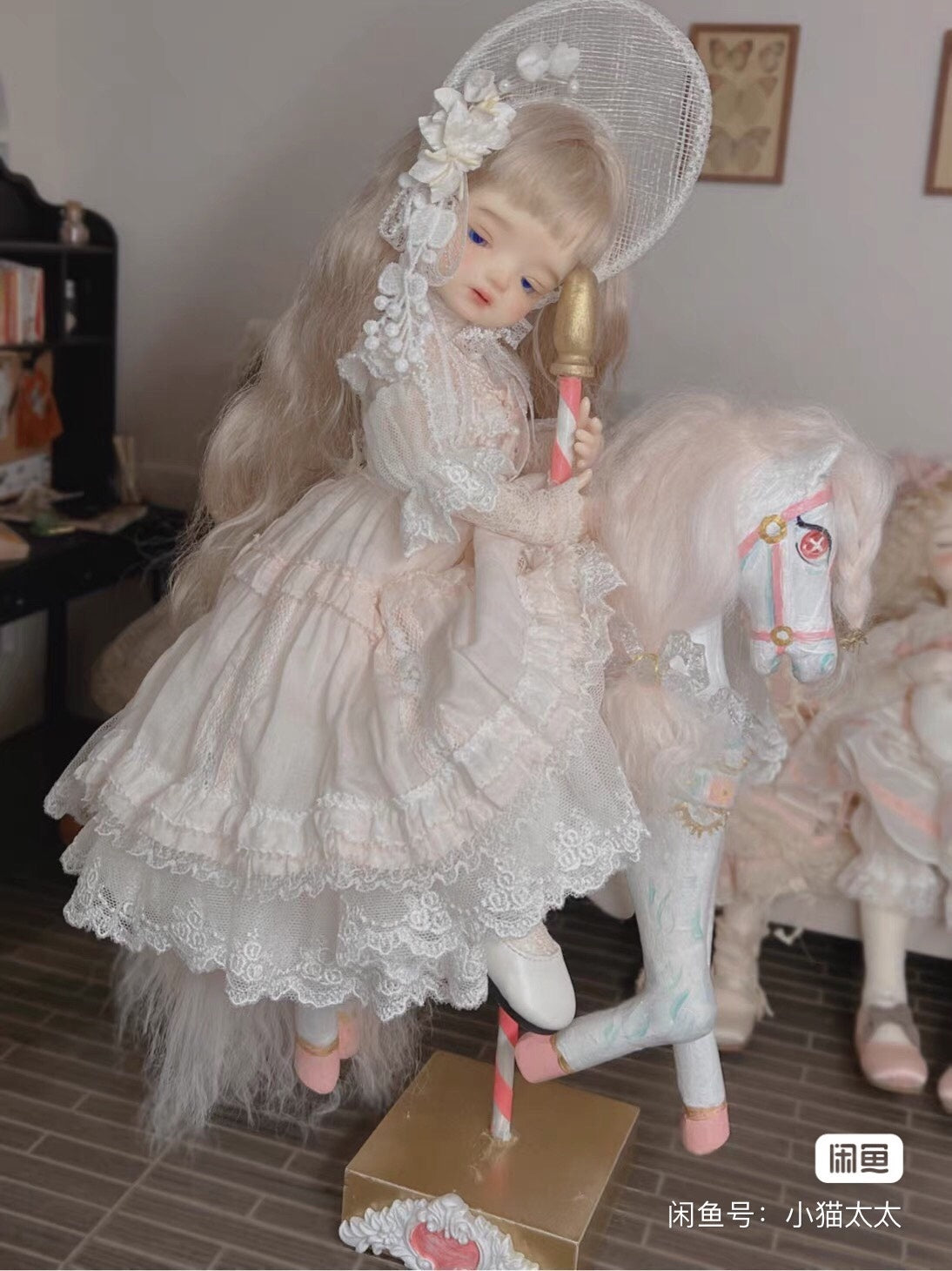 1:6 Scale Blythe Doll Stand Rotating Carousel Miniature Dollhouse Accessory