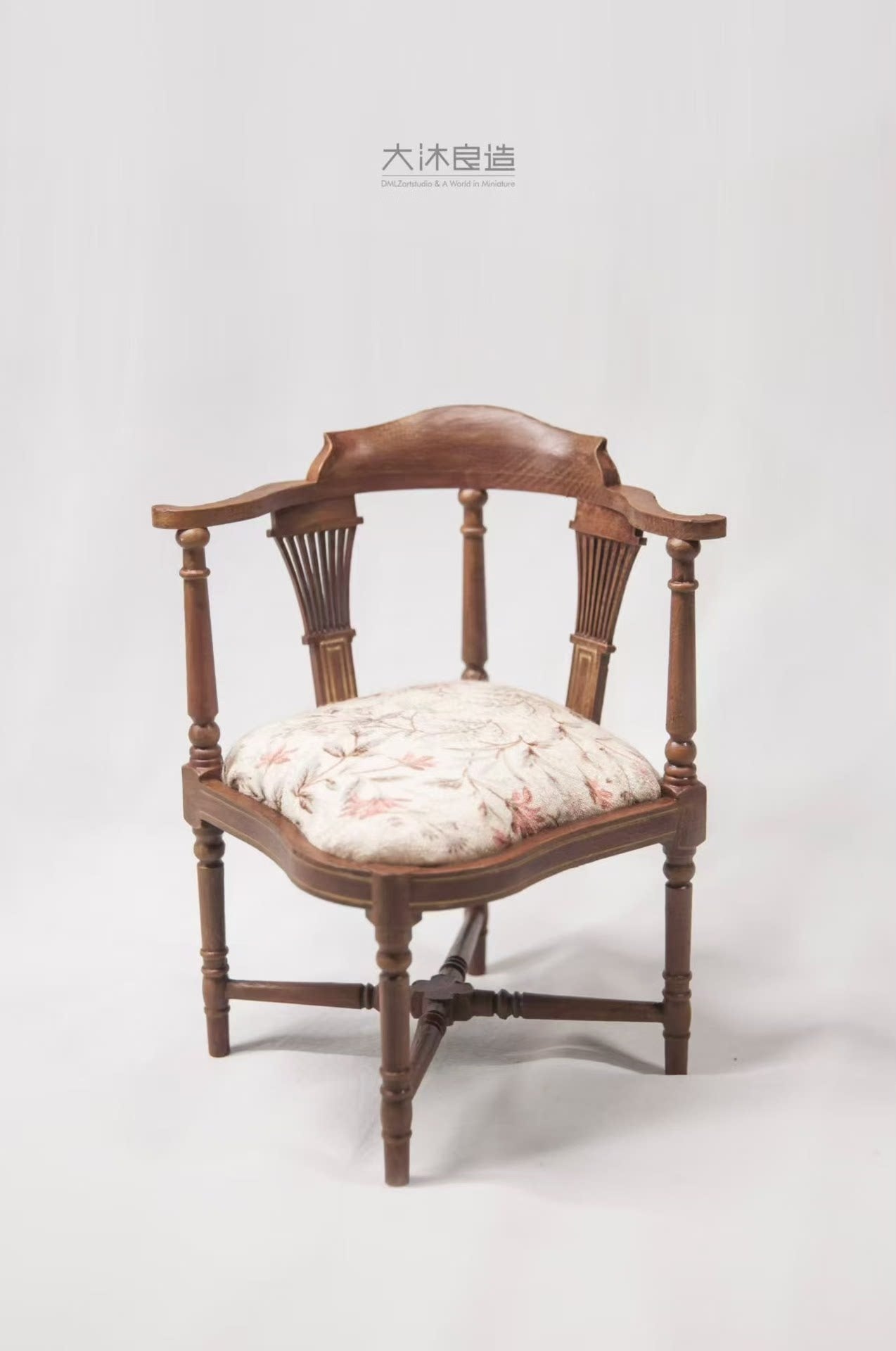 Chaise Windsor miniature à l'échelle 1:6, meubles et accessoires pour maison de poupée